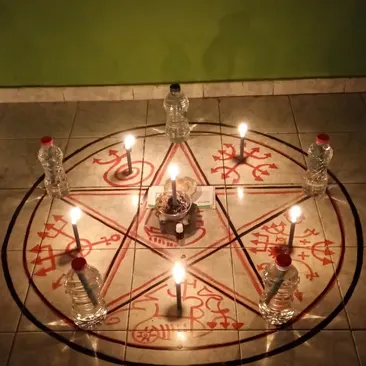 Rituale esoterico personalizzato, ebó del Candomblé: pentagramma di candele
